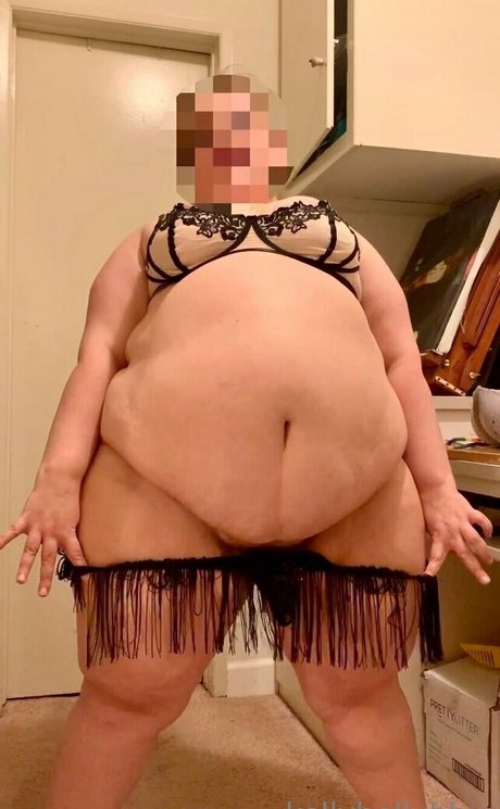lingerie babe onlyfans naked photos