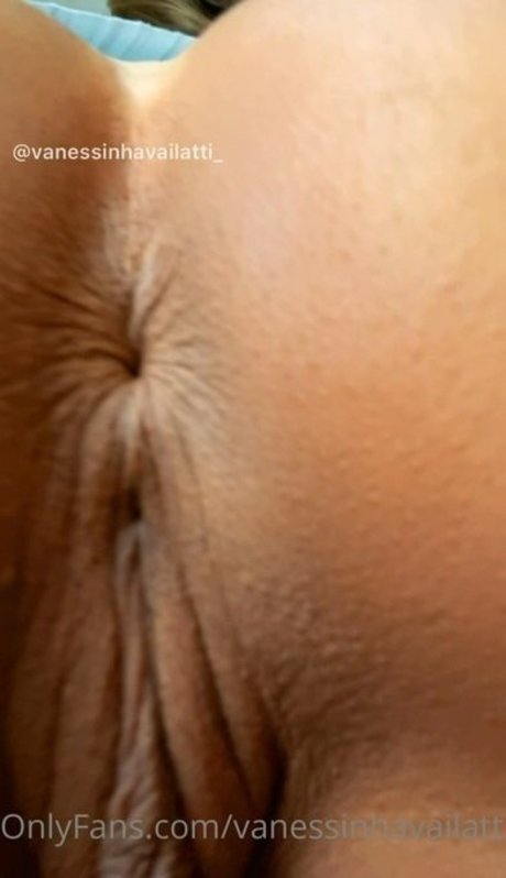 Vanessa Vailatti modelo de arte galería