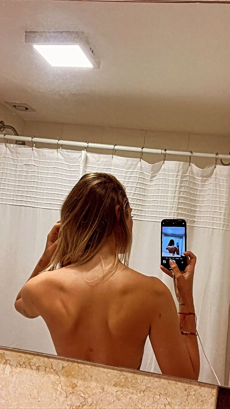 Antonella Mantovano estrella erótica galerías