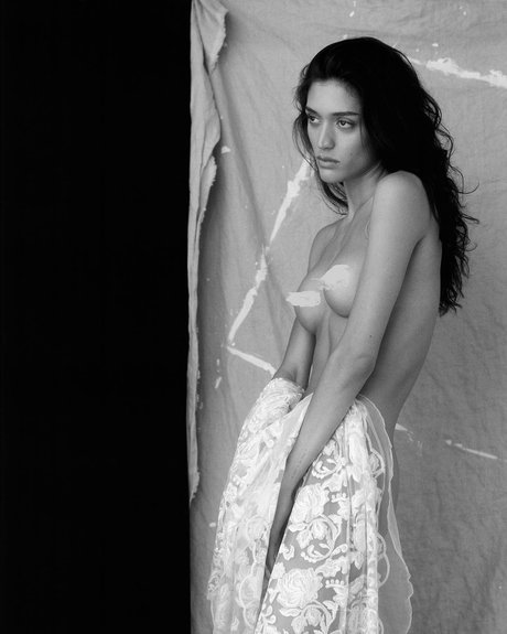 Dani Carbon actriz desnuda galerías