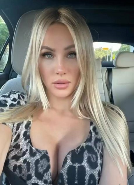 roxyyfoxx sexy star pic