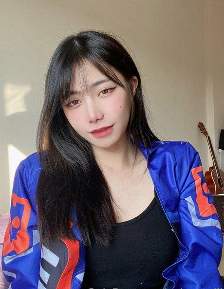 Jiebjah pornographic model pictures