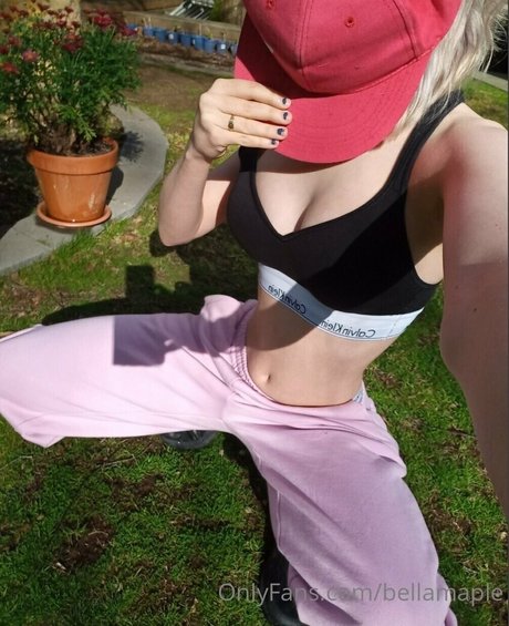 waifubellafree étoile de l'art galerie