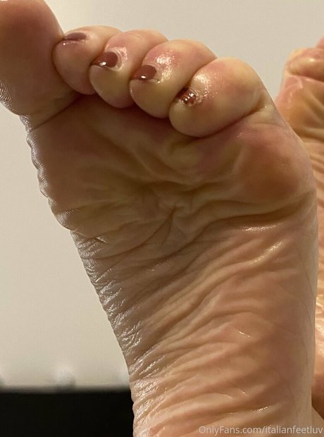 italianfeetluv actrice de sexe collection