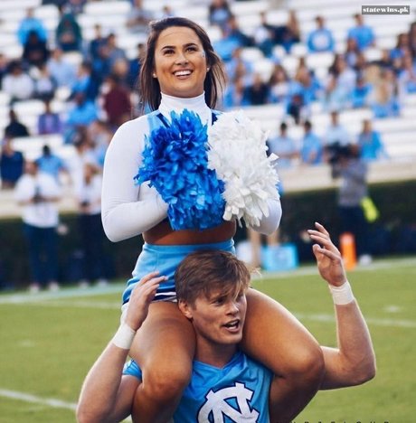 Annika Becker nus de stars du porno photo