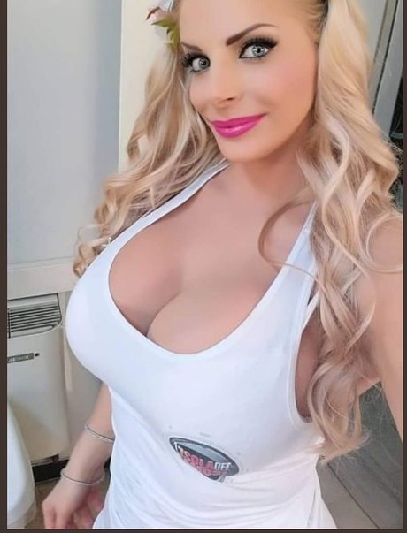 Francesca Cipriani actrice nue galerie