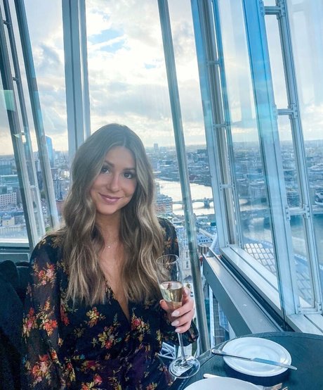 Hailey Lower star du porno de haute qualité photo