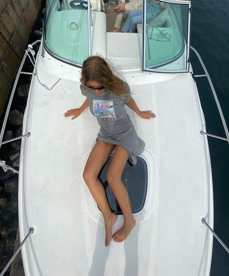 Linea Sindt modèle adulte archive