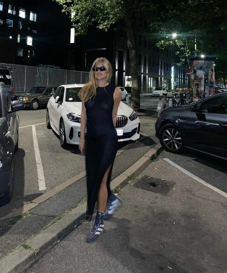 Linea Sindt modèle sympa photos