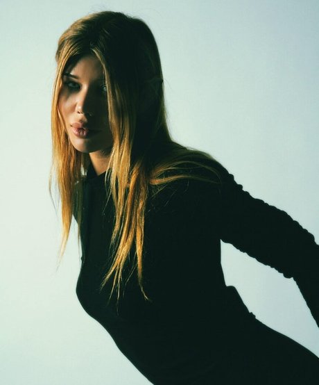 Linea Sindt erotic actress pictures
