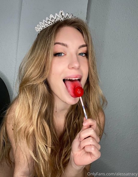 alessatracy modelo adulto imágenes