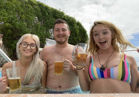 Nikole Nash modelo pornografico imágenes