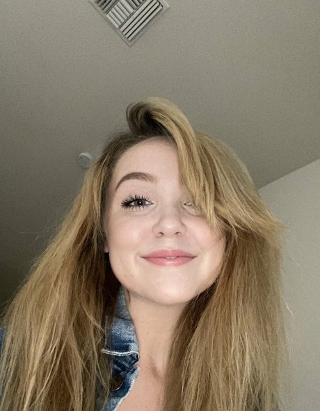 Nikole Nash actrice chaude images