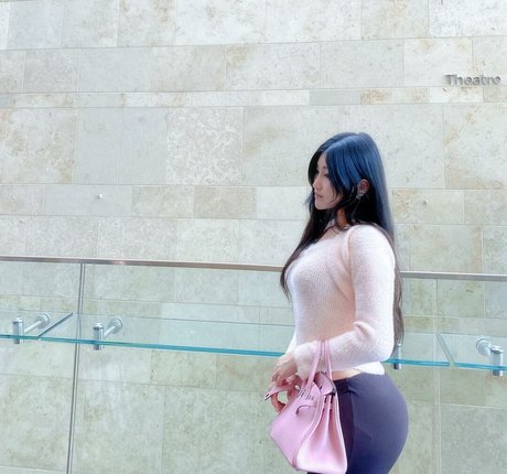 Vivika Babe modelo desnuda foto