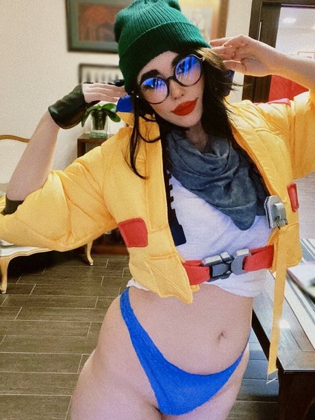 jyunaundomiel modèle nu des photos