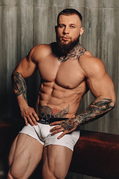 Oleg Bully model art pics