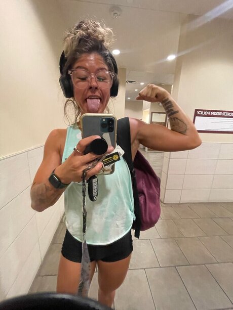 samidavisjrjr nude model pic