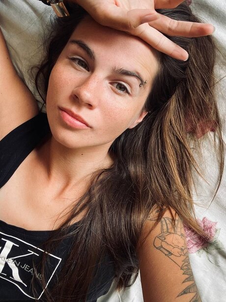 _Milena Zephyr_ hot star photo