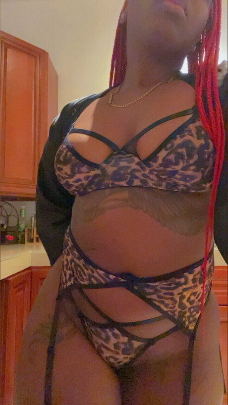 Trackstarr naked model picture