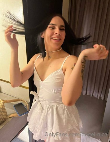 angel nicol buen modelo imágenes