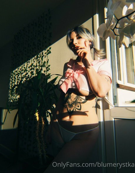 bebe blu modelo bonita imágenes