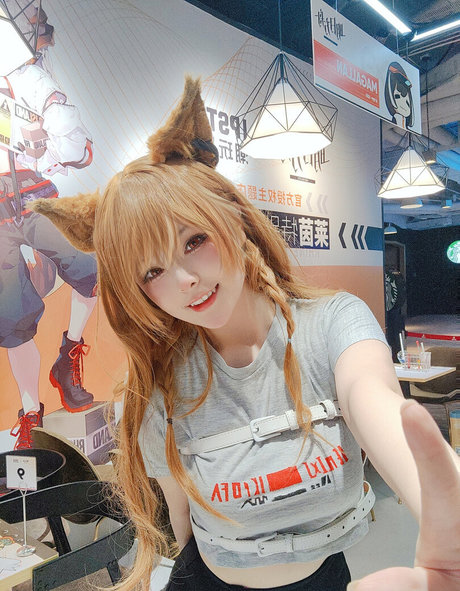 Lilium725 modelo hd galería