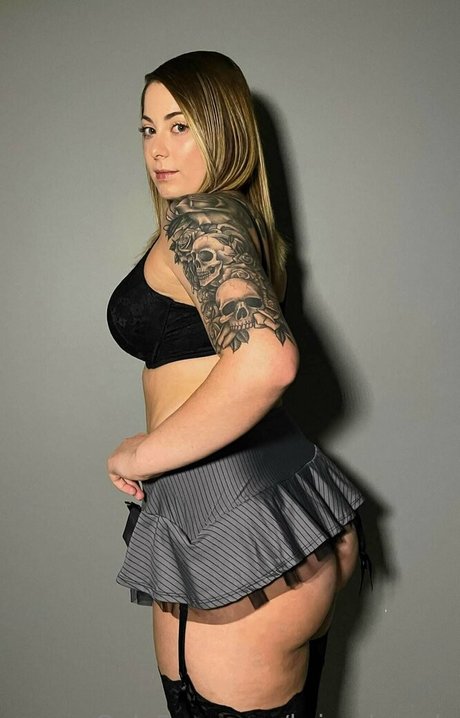 brizzybrawls sexy actress pics