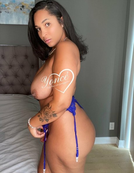 youngyyonce estrella porno de alta calidad imagen