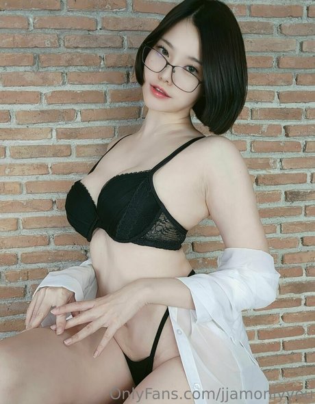 jjamonlyyou modèles nus galeries