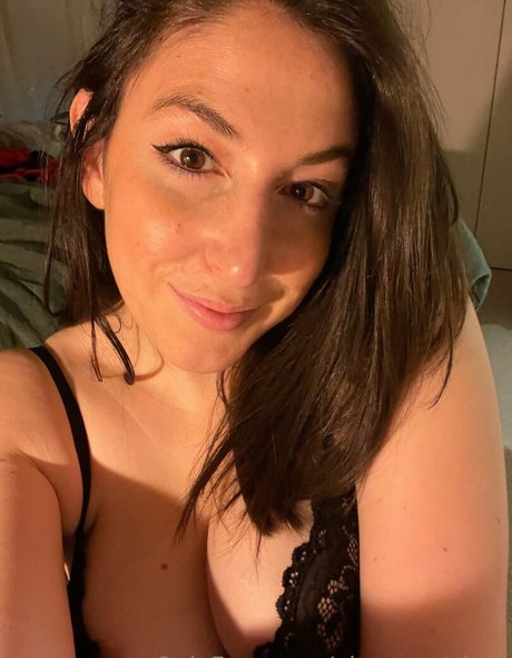 alexanextdoor hot actress photo