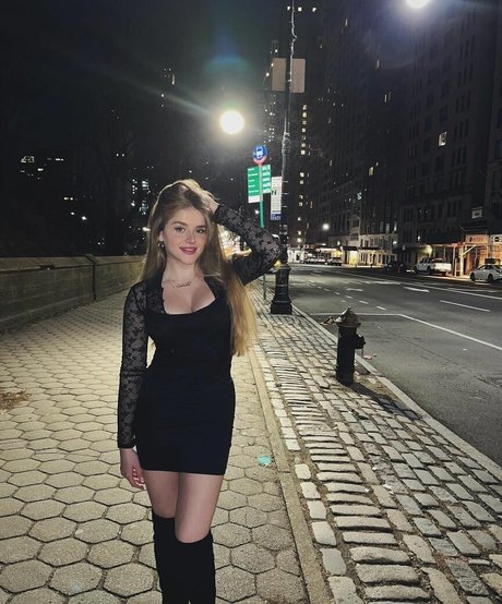 Gabriella Couto estrella porno superior foto