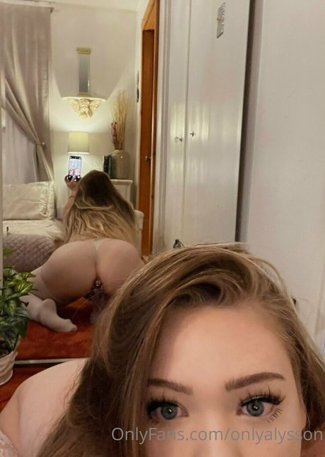 OnlyAlysson star du porno xxx images