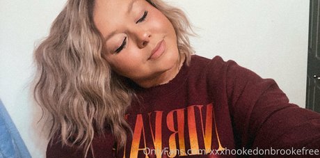 xxxhookedonbrookefree arte estelar foto