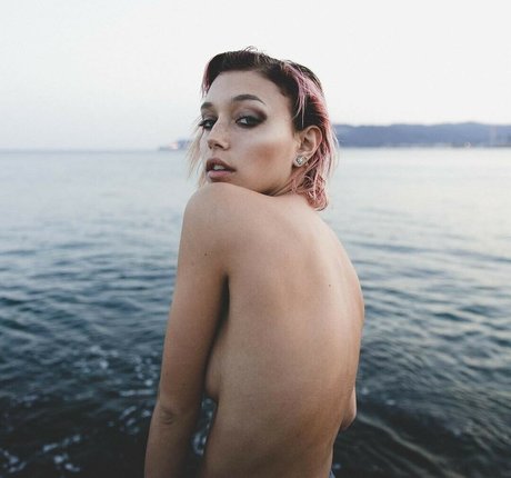 Amanda Campana estrella libre archivo