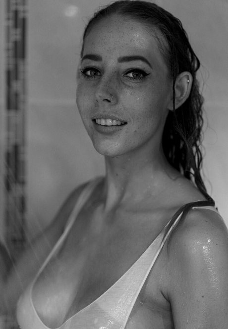 Ally J Wilkinson nice star picture