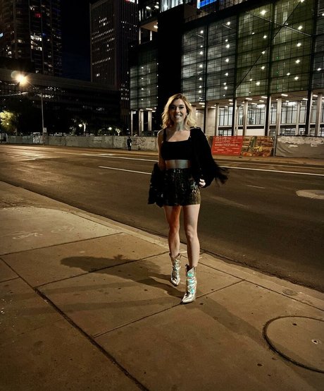 Taylor Mathis étoile exclusive image