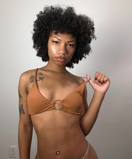 CurlyFryK nude model galleries