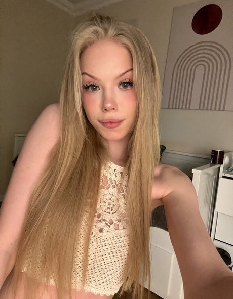 Sonyaplush model sex photos