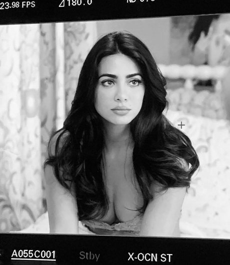 Emeraude Toubia actrice parfaite galeries
