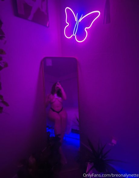 Brelynn modelo bonita imágenes