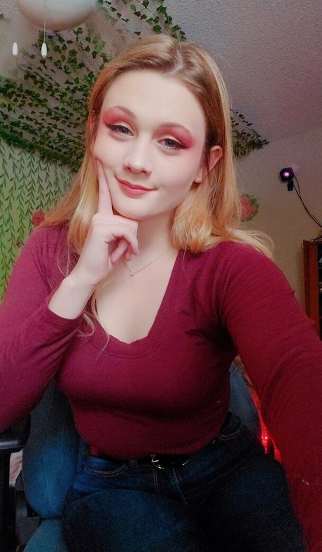 Miinuinu actrice nue galeries