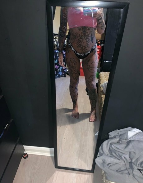 naughtyinkedwhore modelo hd imagen