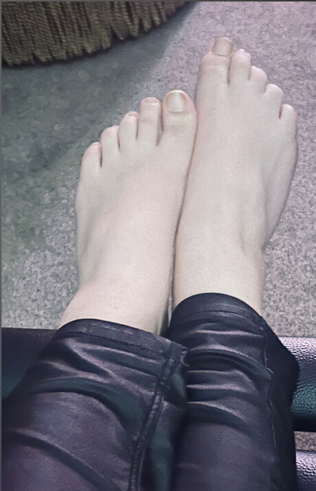Feet From Florence star sex galleries