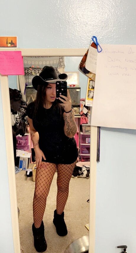 Hayhay star nude photo