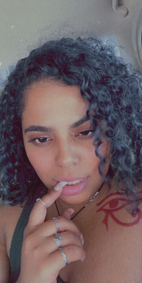 adoseofaaliyah star art photo