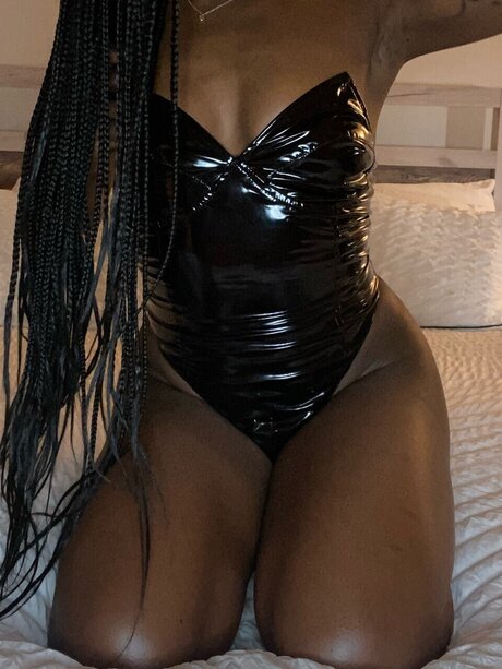 Tori B sexy pornstar gallery