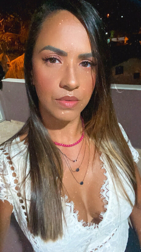 Elaine Azevedo exclusive star pictures