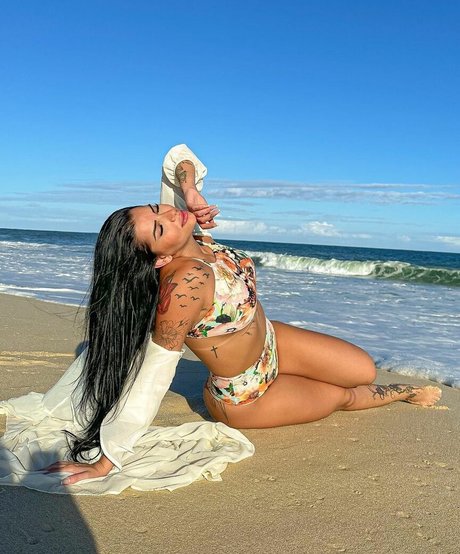 Bianca Leao modelo adulto archivo