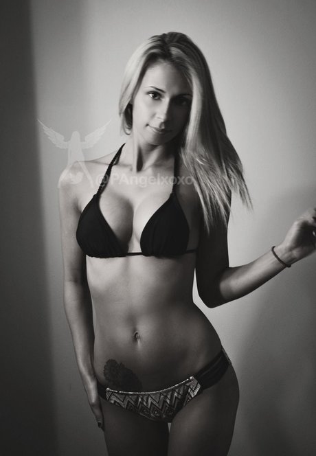 petite angelxoxo actrice érotique galerie