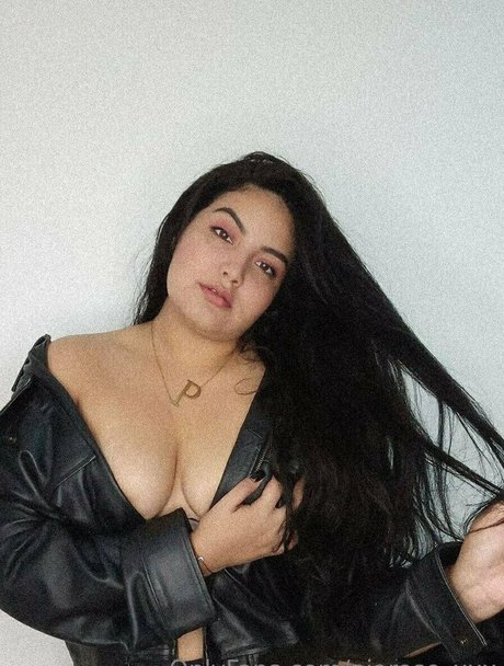 piarose xxx modèle gratuit img